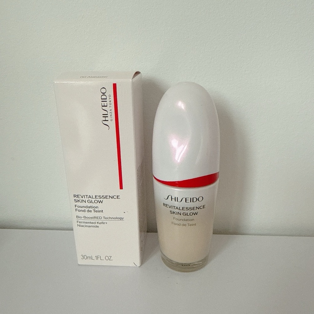 Shiseido revitalessence skin glow foundation 110